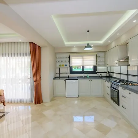 Villa Agron フェティエ